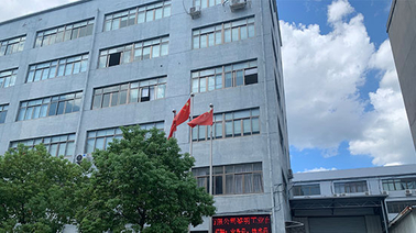 <span style="color:#000000;">Service</span>